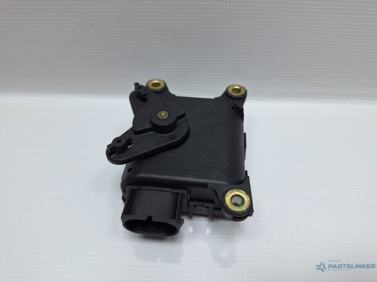 Motoras clapeta aeroterma VOLKSWAGEN PASSAT (3B3) [ 2000 - 2005 ] TDI (AVB) 74KW|101HP 8D1820511B