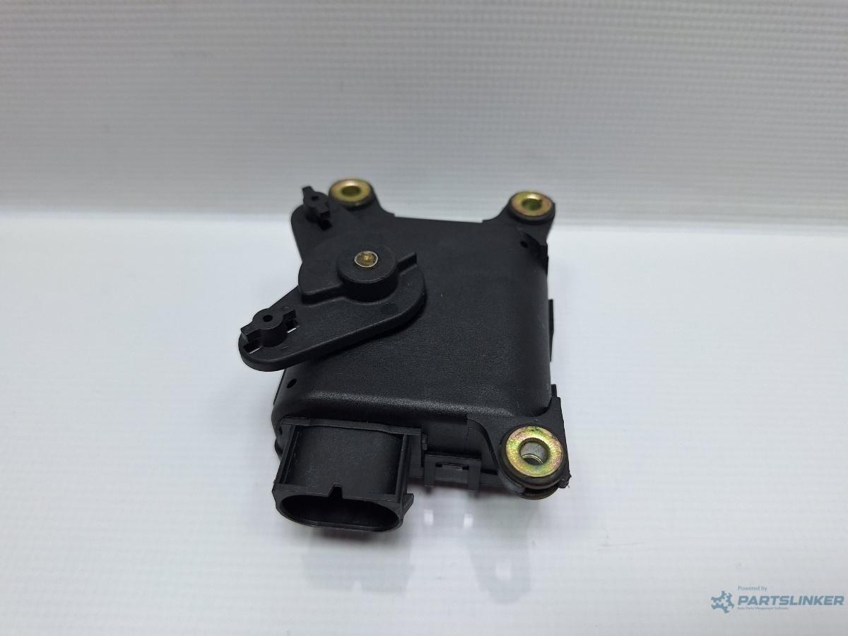 Motoras clapeta aeroterma VOLKSWAGEN PASSAT (3B3) [ 2000 - 2005 ] TDI (AVB) 74KW|101HP OEM 8D1820511B