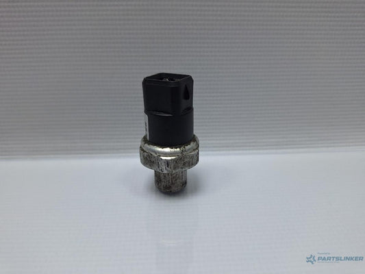 Senzor presiune AC VOLKSWAGEN PASSAT (3B3) [ 2000 - 2005 ] TDI (AVB) 74KW|101HP OEM 8D0959482B