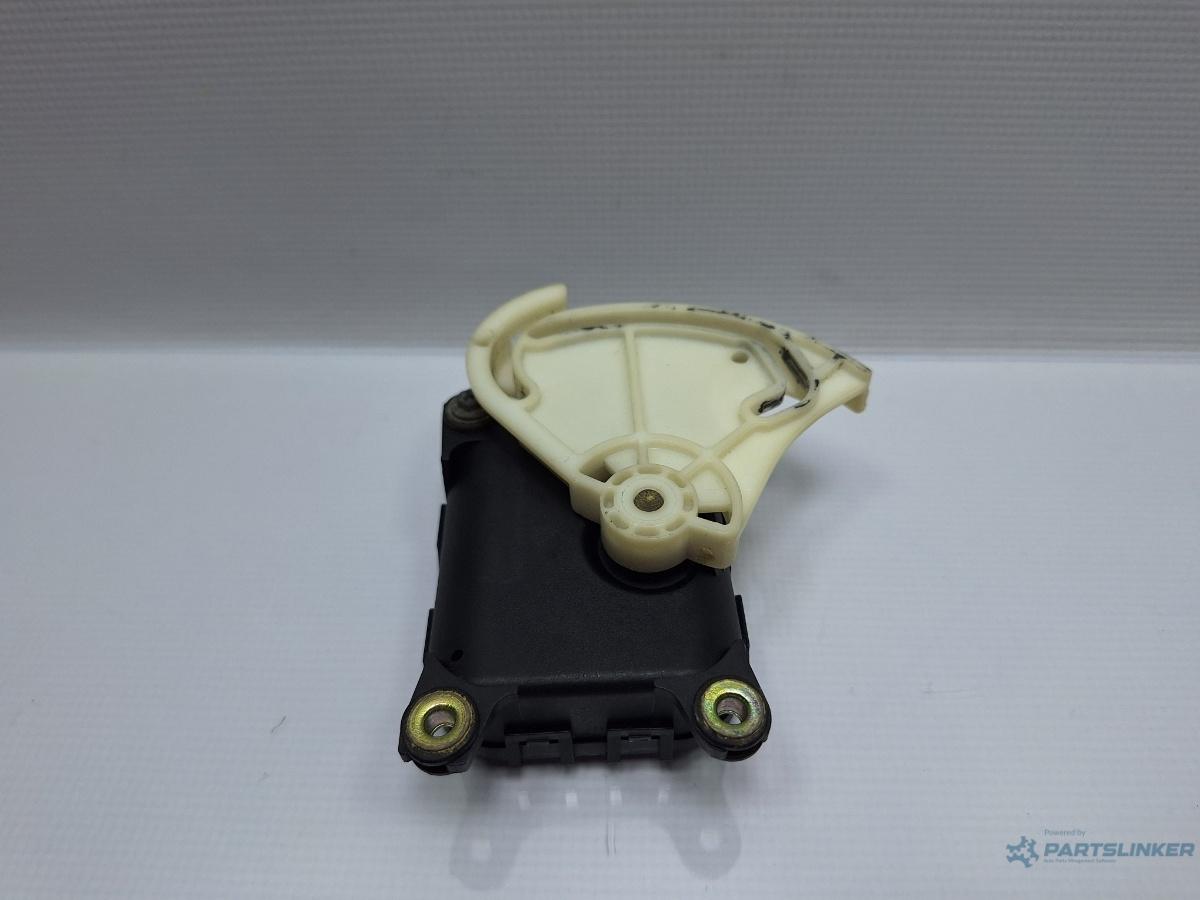 Motoras clapeta aeroterma VOLKSWAGEN PASSAT (3B3) [ 2000 - 2005 ] TDI (AVB) 74KW|101HP OEM 8D1820511E