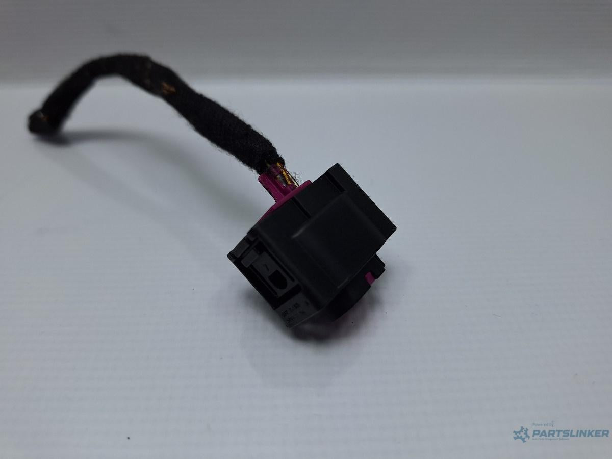 Mufa conector 6 pini VOLKSWAGEN PASSAT (3B3) [ 2000 - 2005 ] TDI (AVB) 74KW|101HP OEM 4B0972571