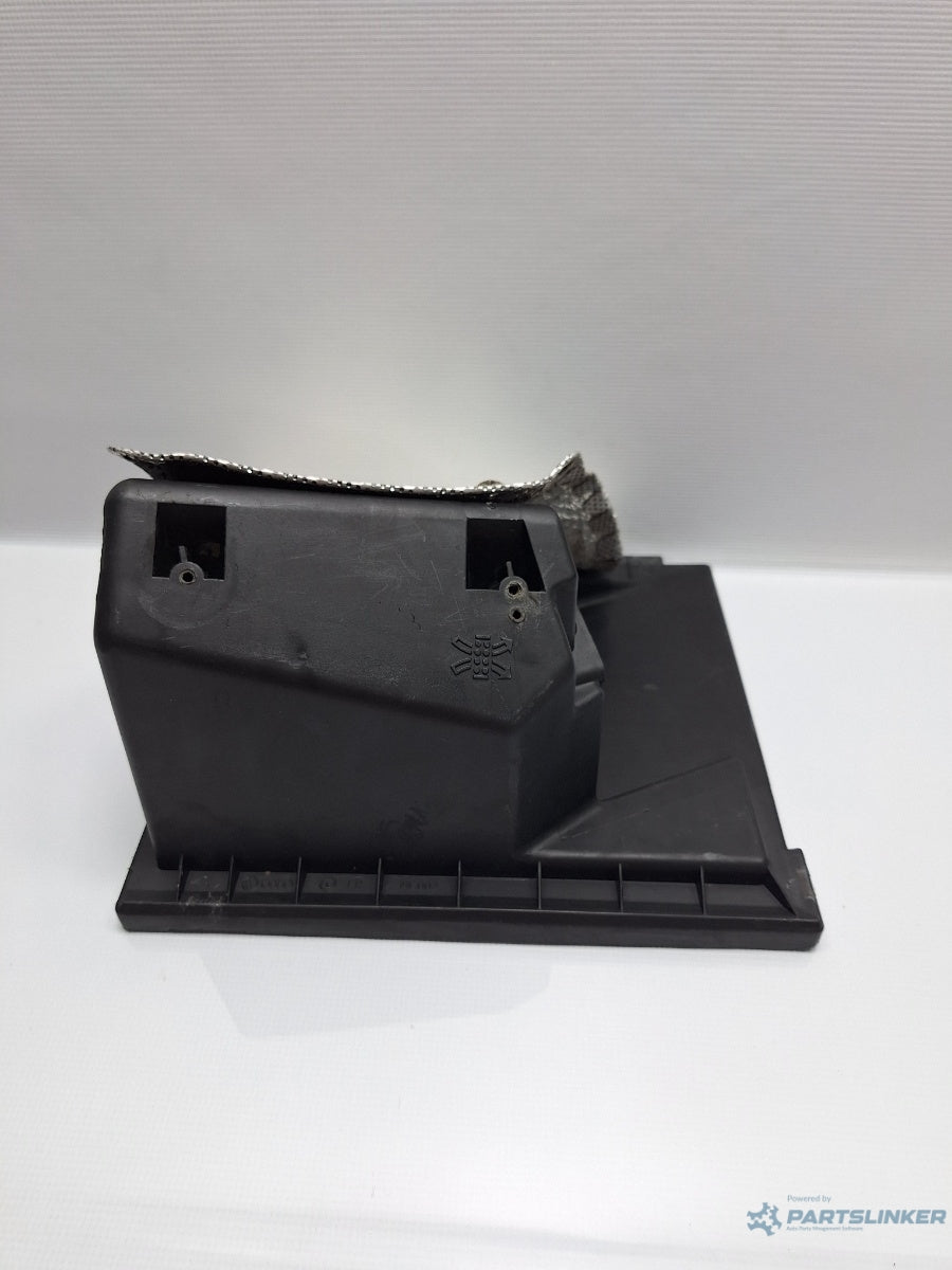 Capac carcasa filtru aer VOLKSWAGEN PASSAT (3B3) [ 2000 - 2005 ] TDI (AVB) 74KW|101HP 3B0129607AM