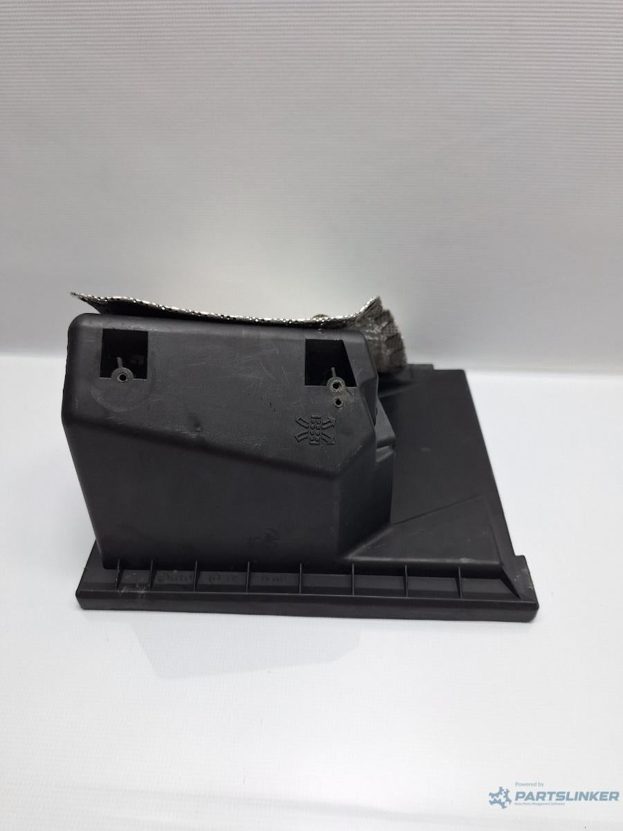 Capac carcasa filtru aer VOLKSWAGEN PASSAT (3B3) [ 2000 - 2005 ] TDI (AVB) 74KW|101HP OEM 3B0129607AM