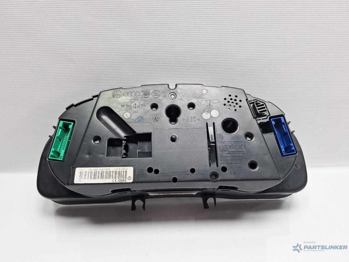 Ceasuri bord cu minidot VOLKSWAGEN PASSAT (3B3) [ 2000 - 2005 ] TDI (AVB) 74KW|101HP OEM 3B0920827A