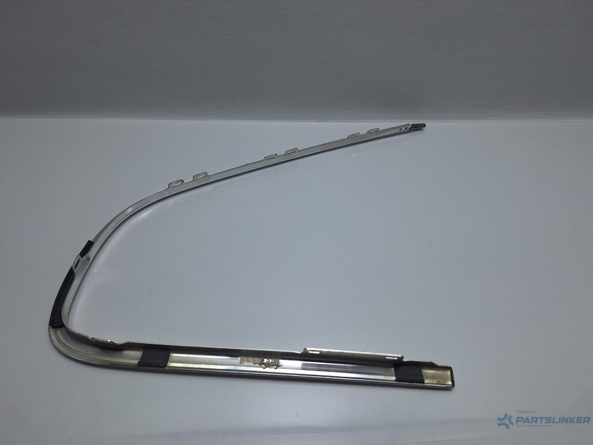 Ornament crom geam fix stanga spate VOLKSWAGEN PASSAT (3B3) [ 2000 - 2005 ] TDI (AVB) 74KW|101HP OEM 3B5853345