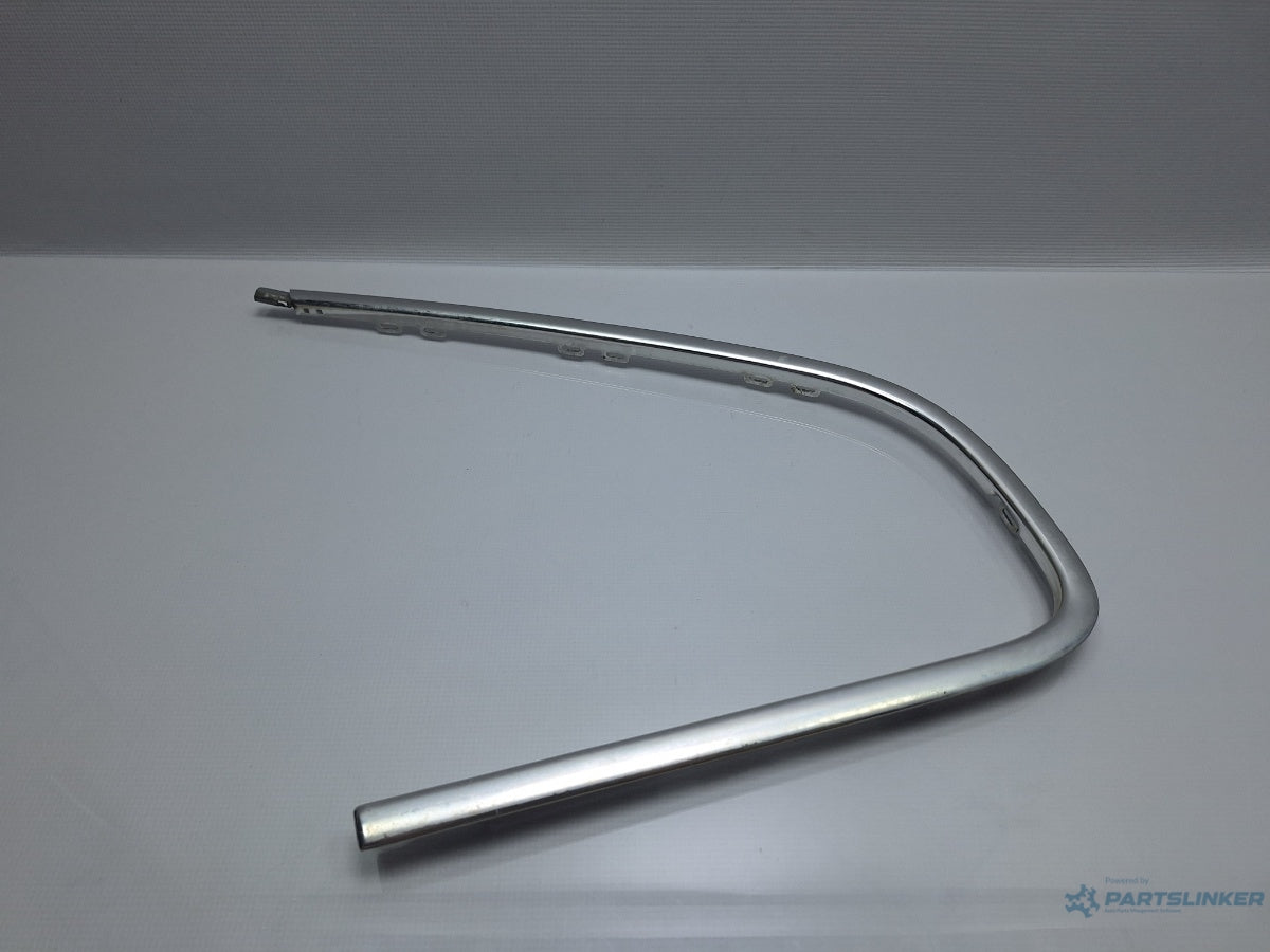 Ornament crom geam fix stanga spate VOLKSWAGEN PASSAT (3B3) [ 2000 - 2005 ] TDI (AVB) 74KW|101HP OEM 3B5853345