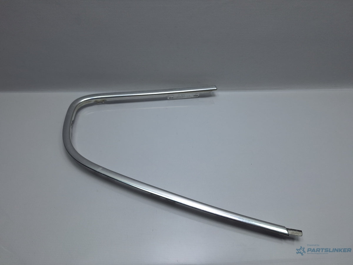 Ornament crom geam fix stanga spate VOLKSWAGEN PASSAT (3B3) [ 2000 - 2005 ] TDI (AVB) 74KW|101HP OEM 3B5853345