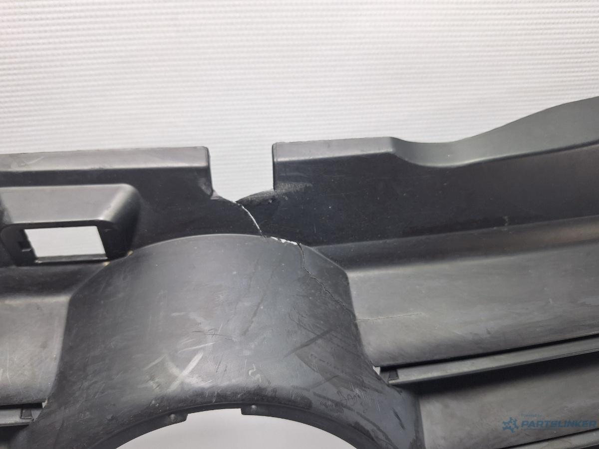 Grila bara fata VOLKSWAGEN PASSAT (3B3) [ 2000 - 2005 ] TDI (AVB) 74KW|101HP OEM 3B0853651L