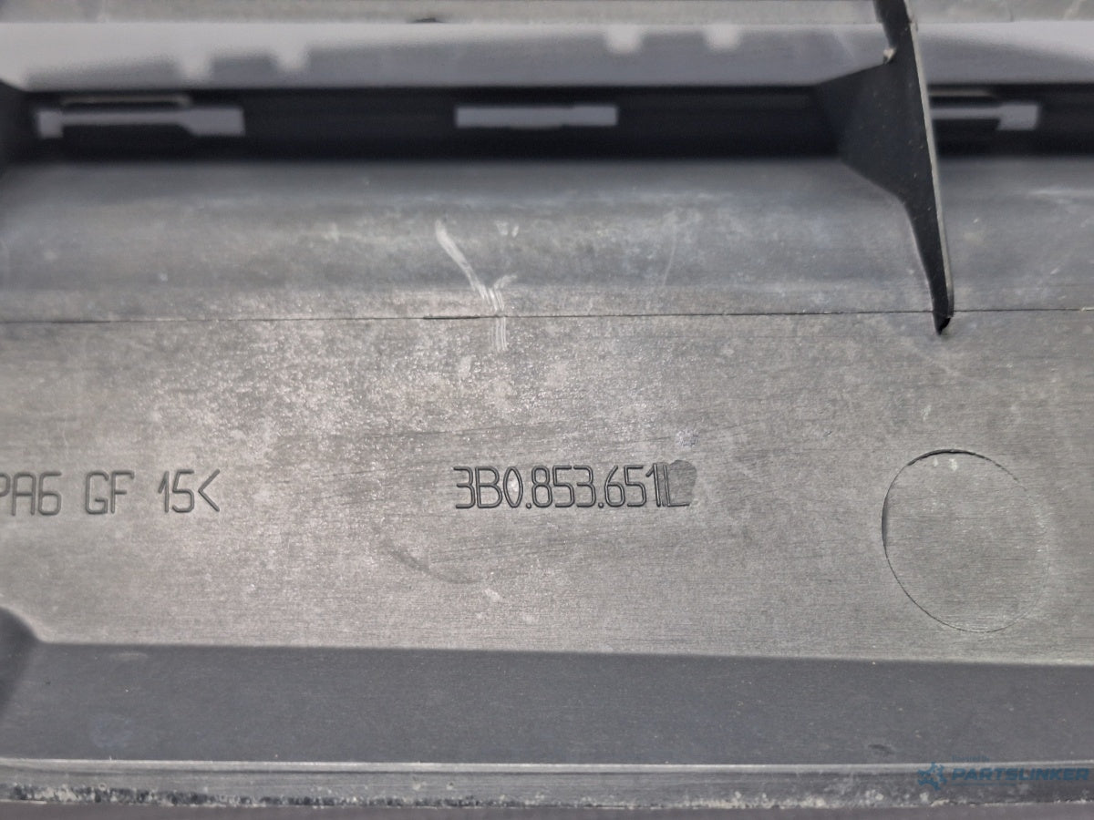 Grila bara fata VOLKSWAGEN PASSAT (3B3) [ 2000 - 2005 ] TDI (AVB) 74KW|101HP 3B0853651L