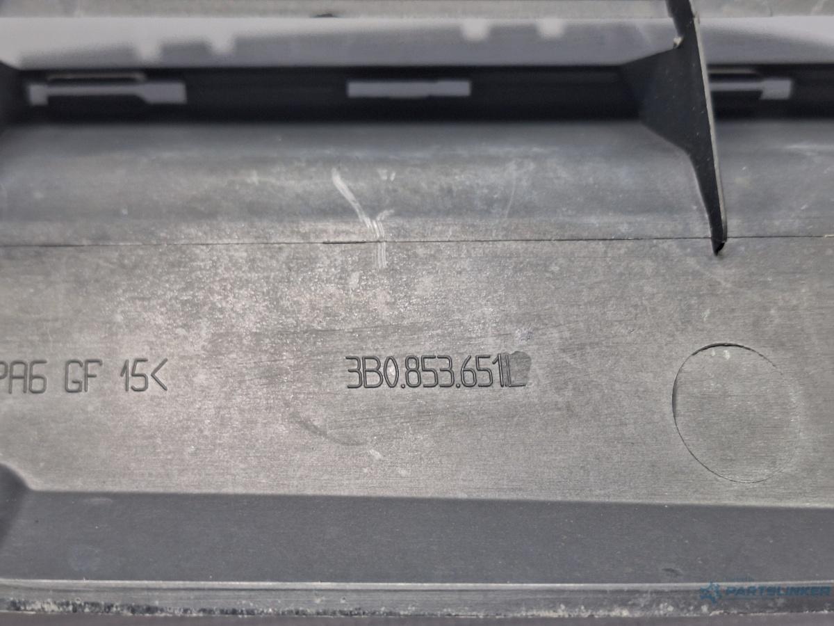Grila bara fata VOLKSWAGEN PASSAT (3B3) [ 2000 - 2005 ] TDI (AVB) 74KW|101HP OEM 3B0853651L