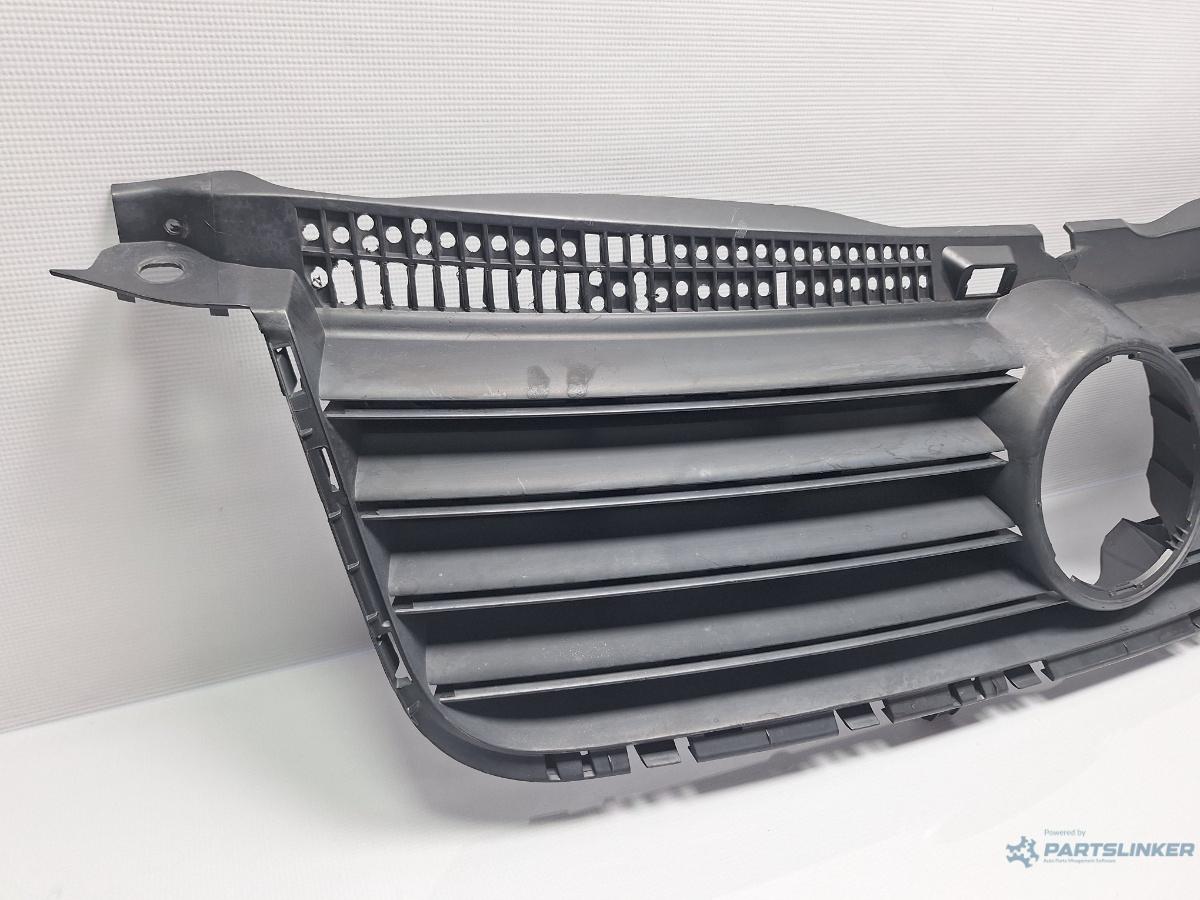 Grila bara fata VOLKSWAGEN PASSAT (3B3) [ 2000 - 2005 ] TDI (AVB) 74KW|101HP OEM 3B0853651L