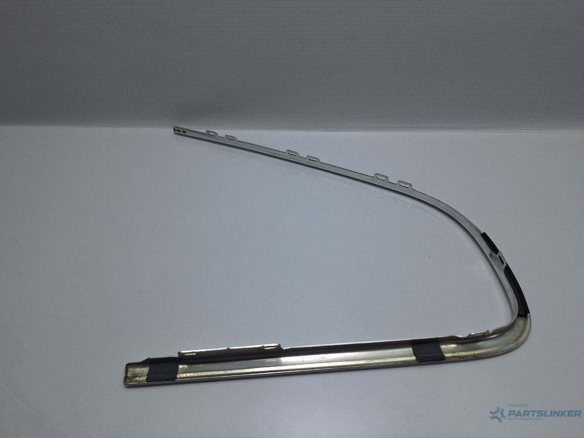 Ornament crom geam fix dreapta spate VOLKSWAGEN PASSAT (3B3) [ 2000 - 2005 ] TDI (AVB) 74KW|101HP 3B5853346