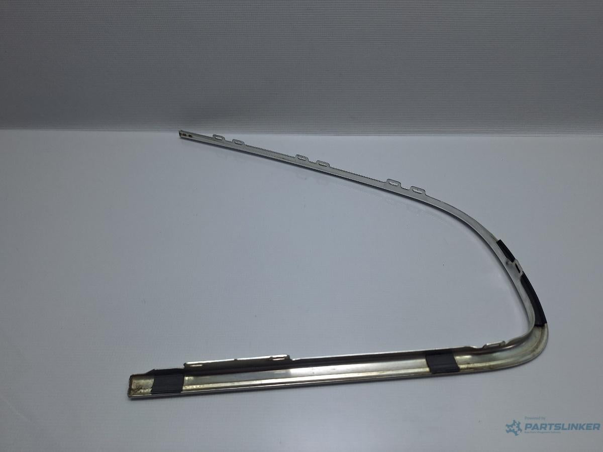 Ornament crom geam fix dreapta spate VOLKSWAGEN PASSAT (3B3) [ 2000 - 2005 ] TDI (AVB) 74KW|101HP OEM 3B5853346