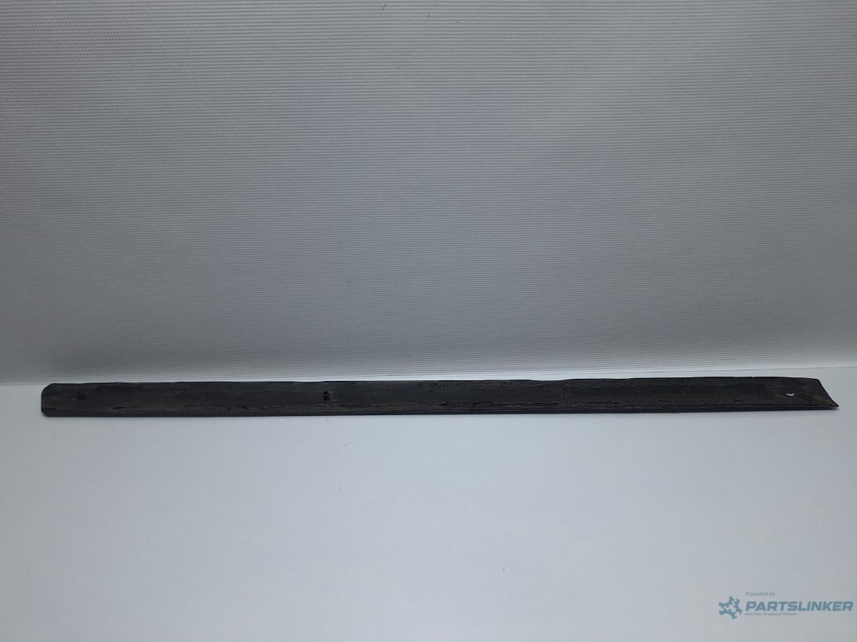 Bandou usa stanga spate VOLKSWAGEN PASSAT (3B3) [ 2000 - 2005 ] TDI (AVB) 74KW|101HP OEM 3B0853753
