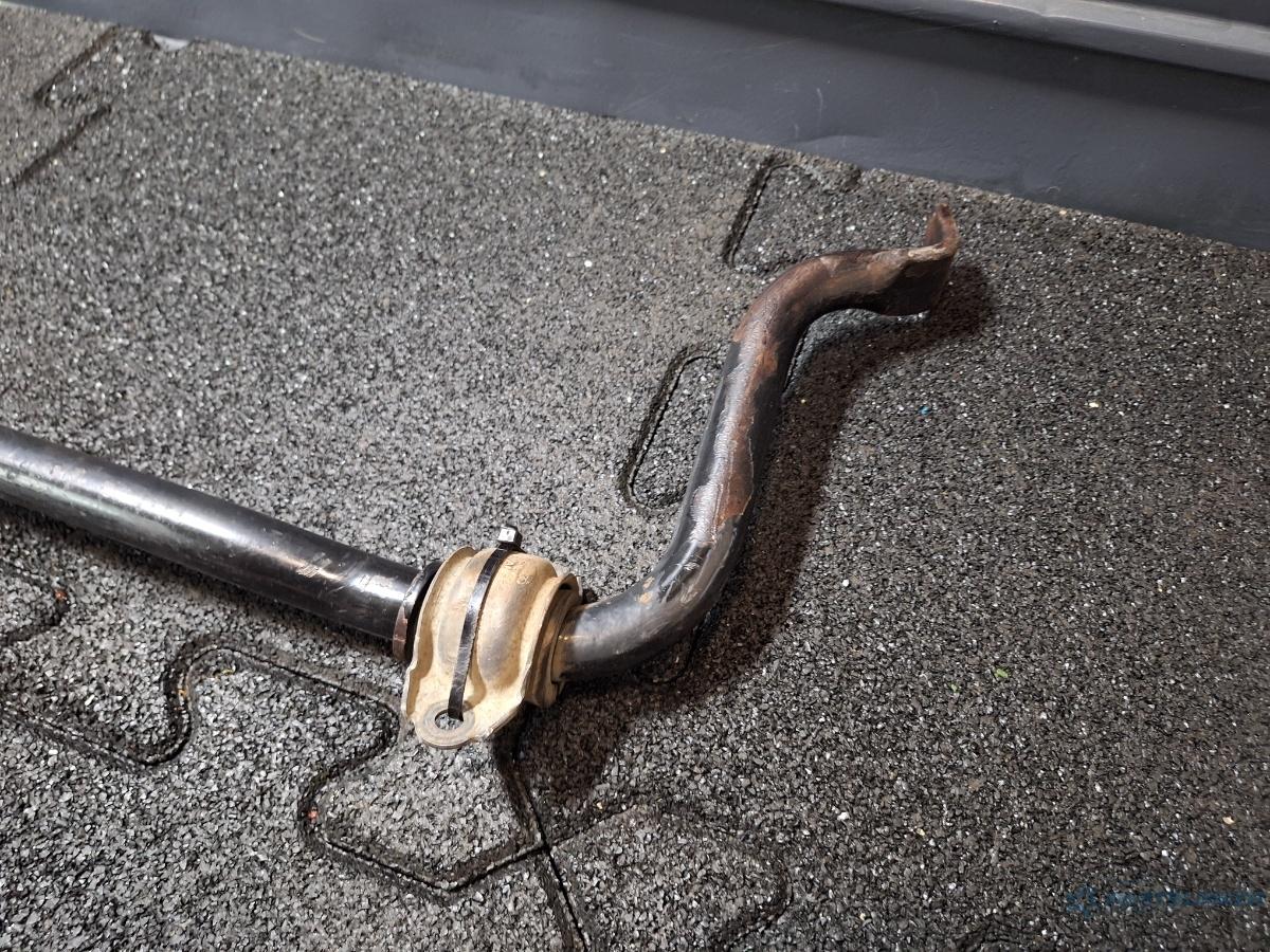 Bara stabilizatoare fata VOLKSWAGEN PASSAT (3B3) [ 2000 - 2005 ] TDI (AVB) 74KW|101HP OEM 8D0411309K