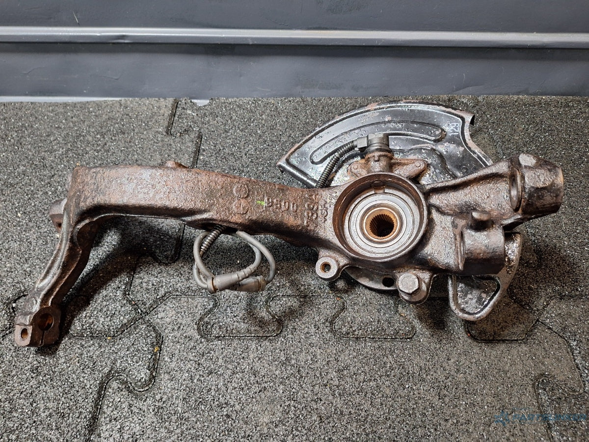 Fuzeta stanga fata VOLKSWAGEN PASSAT (3B3) [ 2000 - 2005 ] TDI (AVB) 74KW|101HP 8D0407257AN