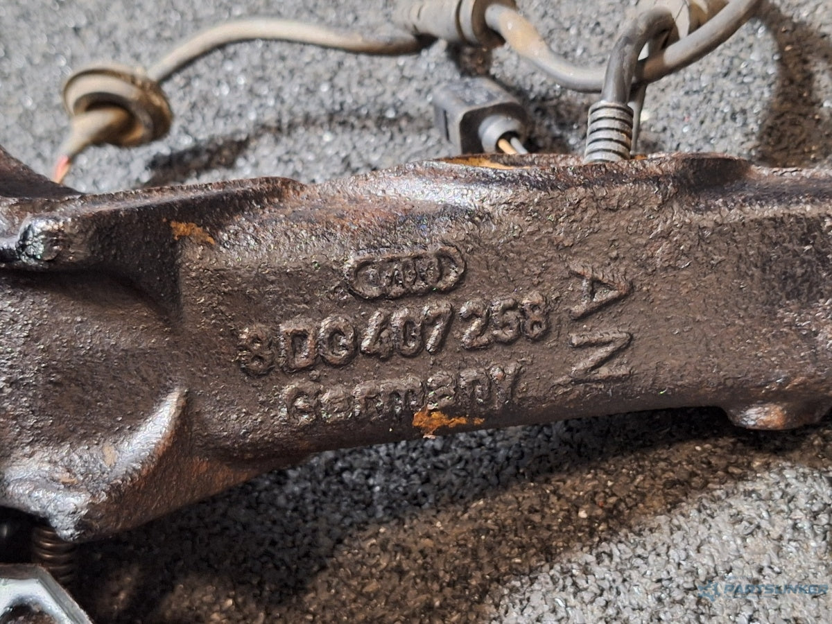 Fuzeta dreapta fata VOLKSWAGEN PASSAT (3B3) [ 2000 - 2005 ] TDI (AVB) 74KW|101HP 8D0407258AN