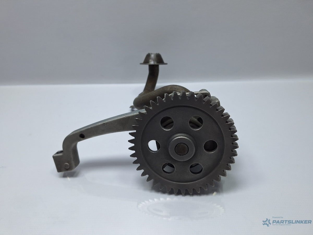 Pompa ulei VOLKSWAGEN TRANSPORTER V Box (7HA, 7HH, 7EA, 7EH) [ 2003 - > ] TDI (AXD, BNZ) 96KW|130HP 070115103A