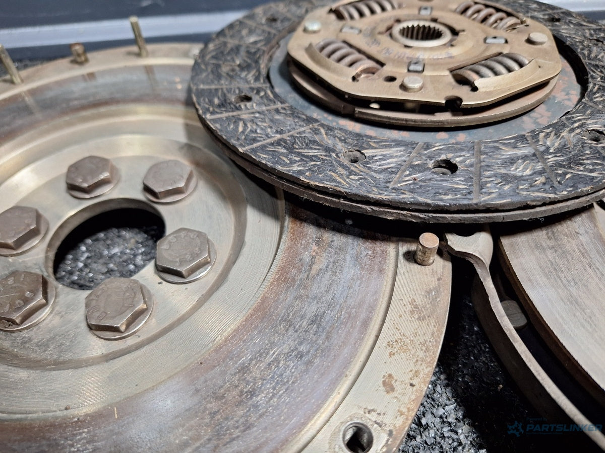 Kit ambreiaj VOLKSWAGEN POLO (9N_) [ 2001 - 2012 ] 16V (AUA, BBY, BKY) 55KW|75HP 030141025S