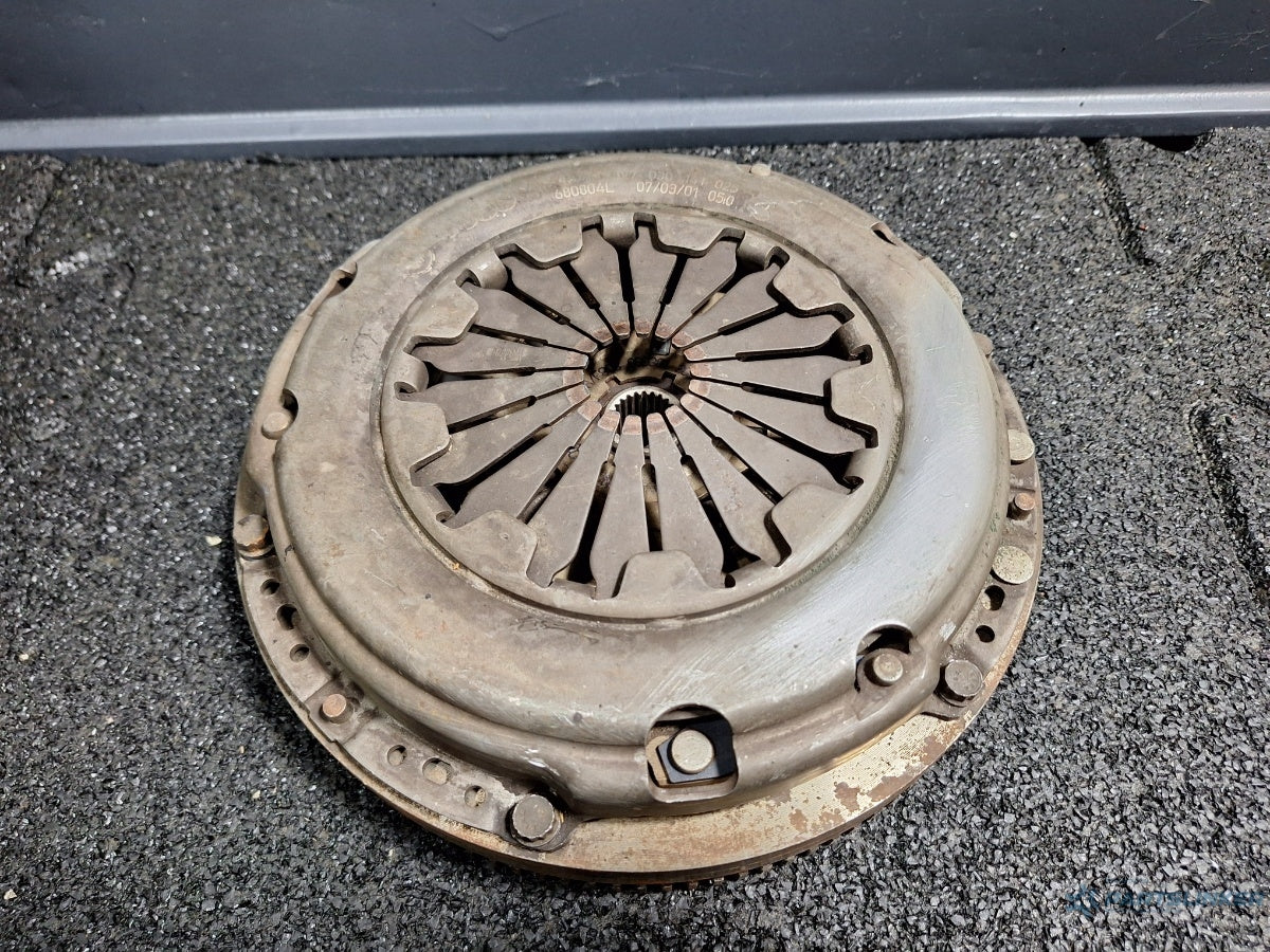 Kit ambreiaj VOLKSWAGEN POLO (9N_) [ 2001 - 2012 ] 16V (AUA, BBY, BKY) 55KW|75HP 030141025S