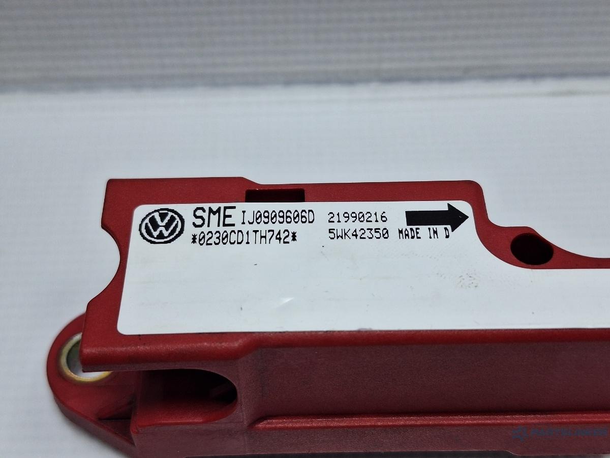 Senzor impact airbag VOLKSWAGEN GOLF IV (1J1) [ 1997 - 2007 ] TDI (AGR, ALH) 66KW|90HP OEM 1J0909606D