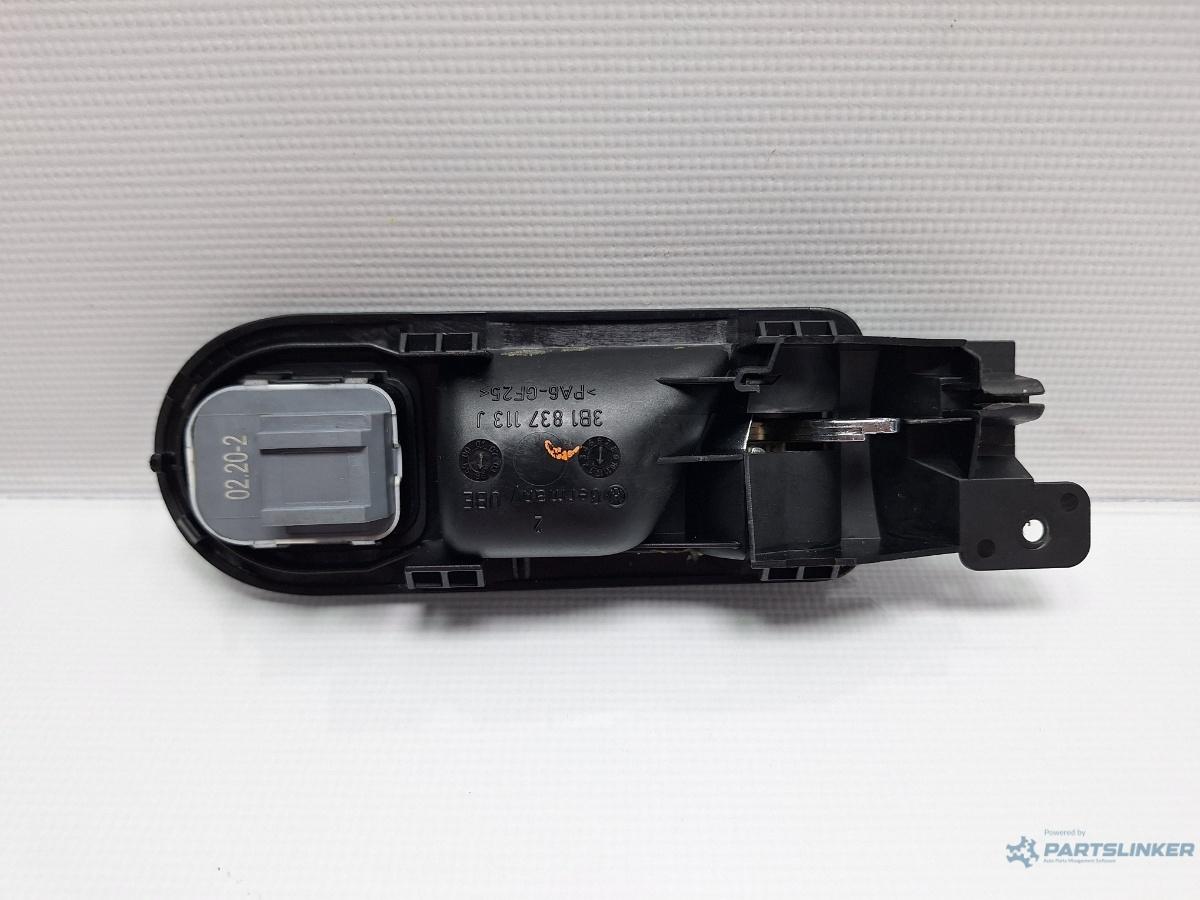 Maner usa stanga fata VOLKSWAGEN GOLF IV (1J1) [ 1997 - 2007 ] TDI (AGR, ALH) 66KW|90HP OEM 3B1837113J