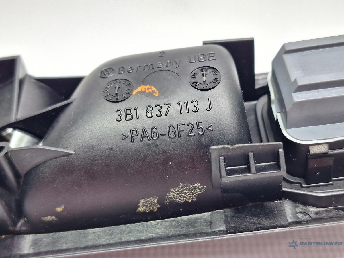 Maner usa stanga fata VOLKSWAGEN GOLF IV (1J1) [ 1997 - 2007 ] TDI (AGR, ALH) 66KW|90HP OEM 3B1837113J