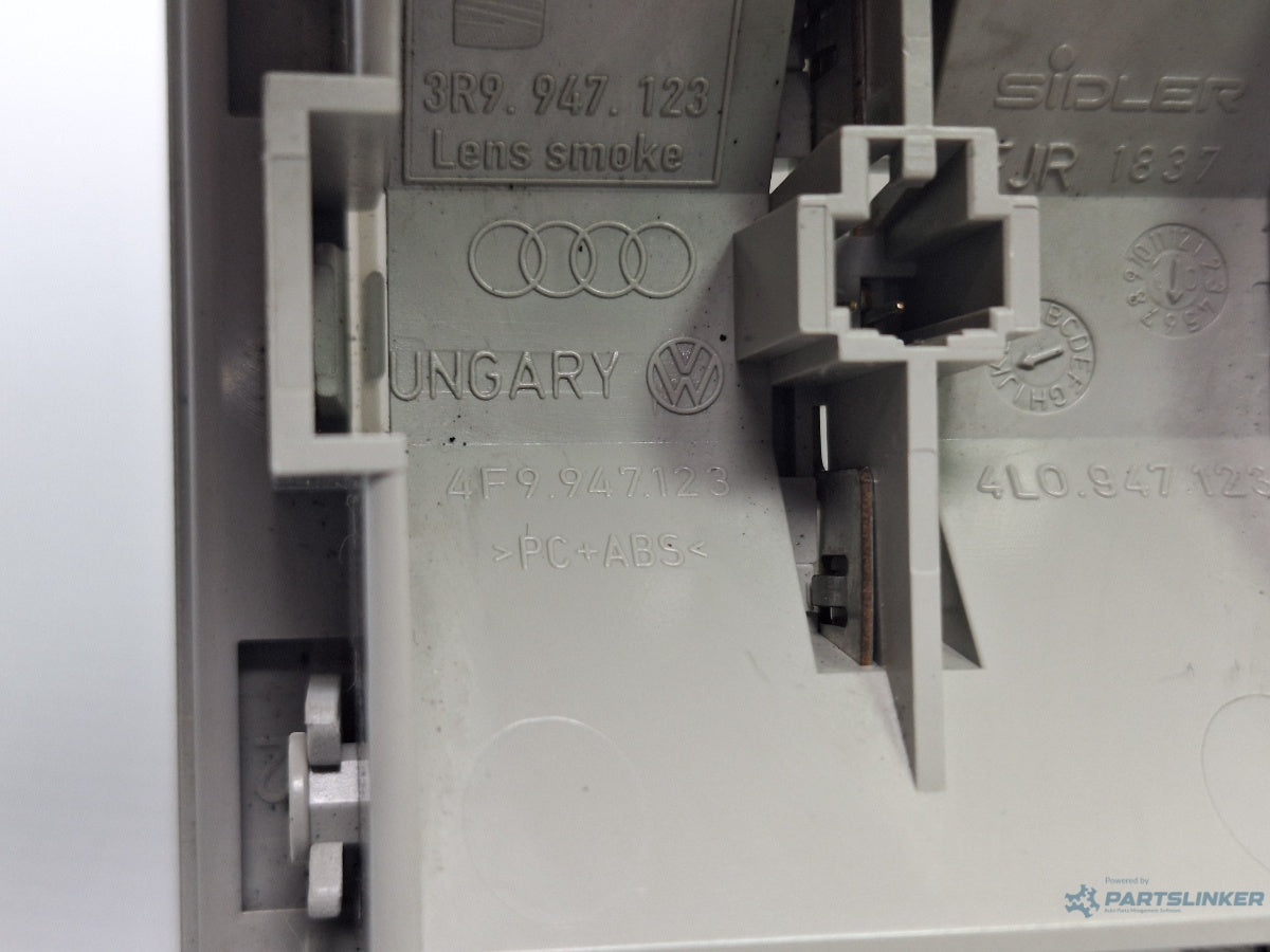 Plafoniera portbagaj AUDI A6 III Allroad (4FH, C6) [ 2006 - 2011 ] TDI quattro (CANC) 140KW|190HP 4F9947123 , 3R9947123