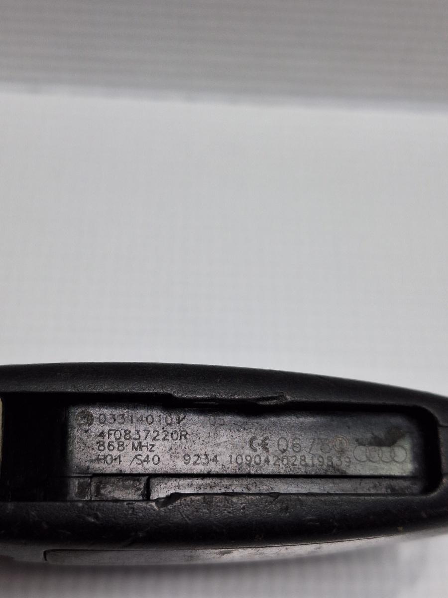 Telecomanda inchidere centralizata AUDI A6 III Allroad (4FH, C6) [ 2006 - 2011 ] TDI quattro (CANC) 140KW|190HP 868MHz OEM 4F0837220R