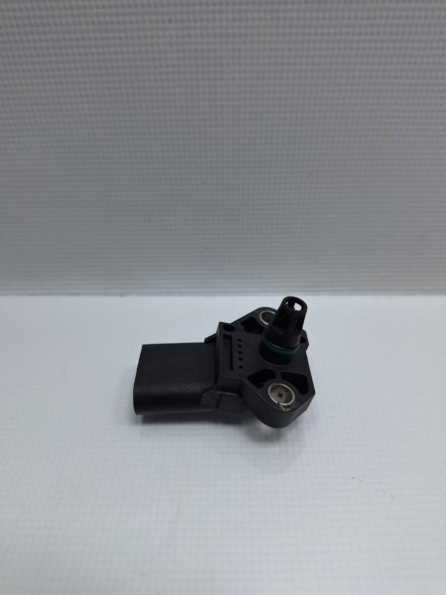 Senzor MAP AUDI A6 III Allroad (4FH, C6) [ 2006 - 2011 ] TDI quattro (CANC) 140KW|190HP BOSCH 0281002401 OEM 038906051C