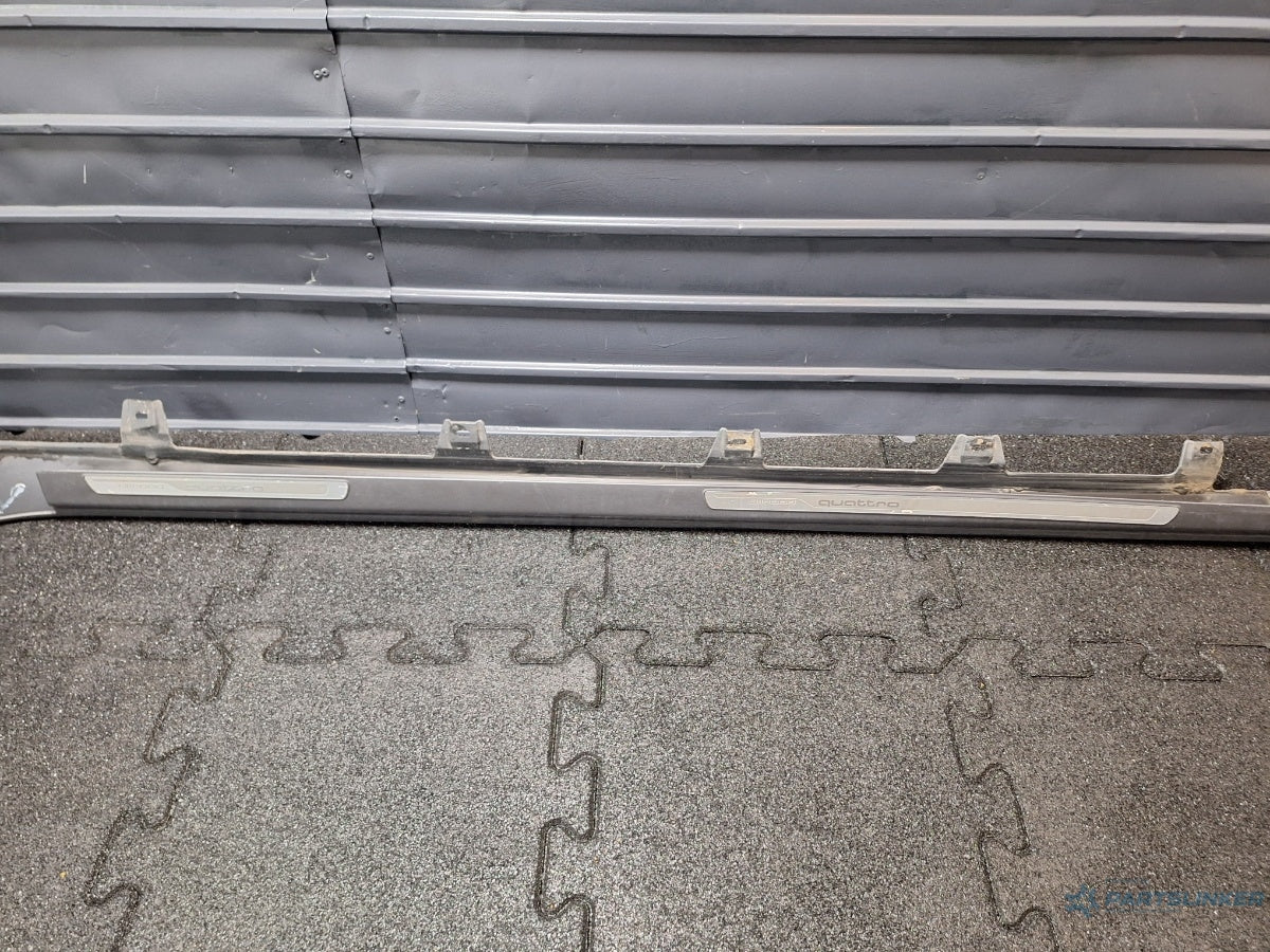 Ornament prag dreapta AUDI A6 III Allroad (4FH, C6) [ 2006 - 2011 ] TDI quattro (CANC) 140KW|190HP 4F9853860