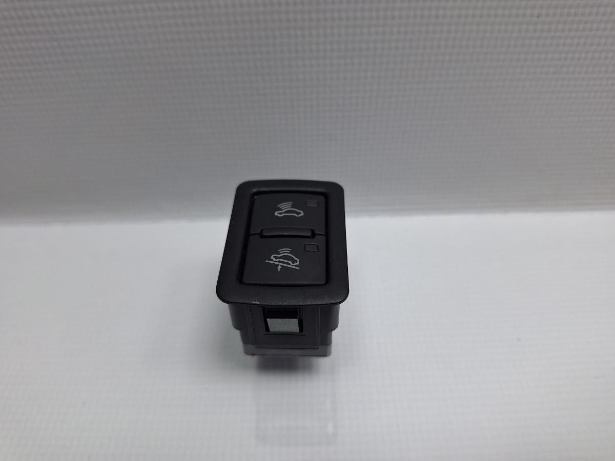 Buton alarma AUDI A6 III Allroad (4FH, C6) [ 2006 - 2011 ] TDI quattro (CANC) 140KW|190HP OEM 4F0962109