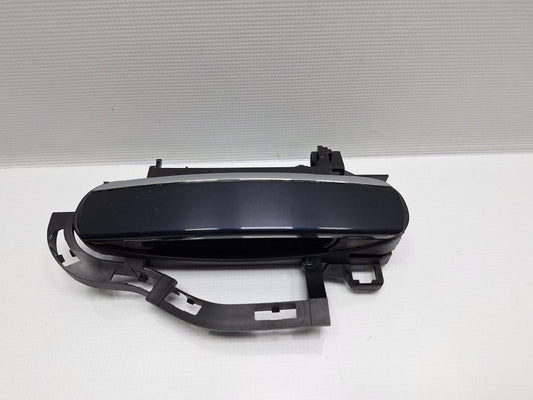 Maner exterior usa stanga AUDI A6 III Allroad (4FH, C6) [ 2006 - 2011 ] TDI quattro (CANC) 140KW|190HP OEM 4F0837885