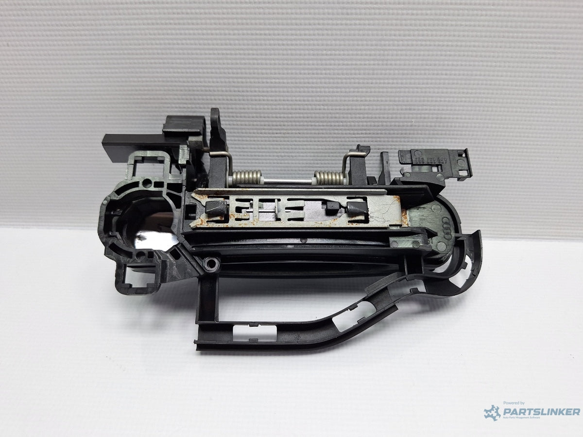 Maner exterior usa stanga AUDI A6 III Allroad (4FH, C6) [ 2006 - 2011 ] TDI quattro (CANC) 140KW|190HP 4F0837885