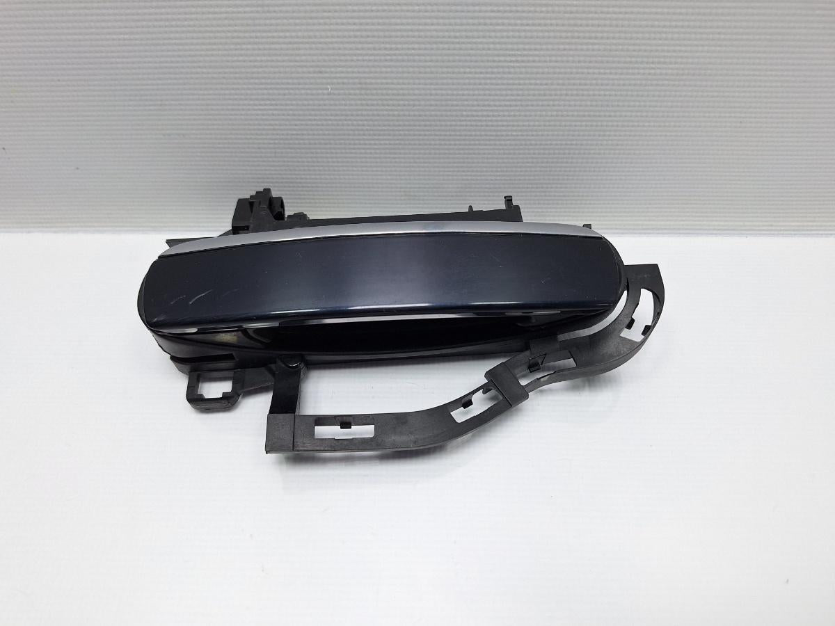Maner exterior usa dreapta AUDI A6 III Allroad (4FH, C6) [ 2006 - 2011 ] TDI quattro (CANC) 140KW|190HP OEM 4F0837886