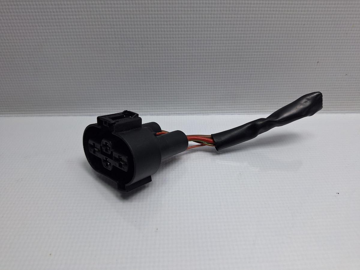 Mufa conector ventilator racire AUDI A6 III Allroad (4FH, C6) [ 2006 - 2011 ] TDI quattro (CANC) 140KW|190HP OEM 1K0906234A
