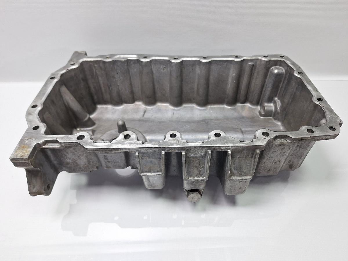 Baie de ulei VOLKSWAGEN PASSAT Variant (3C5) [ 2005 - 2011 ] TDI 16V (BKP, CBAB) 103KW|140HP OEM 03G103603Q