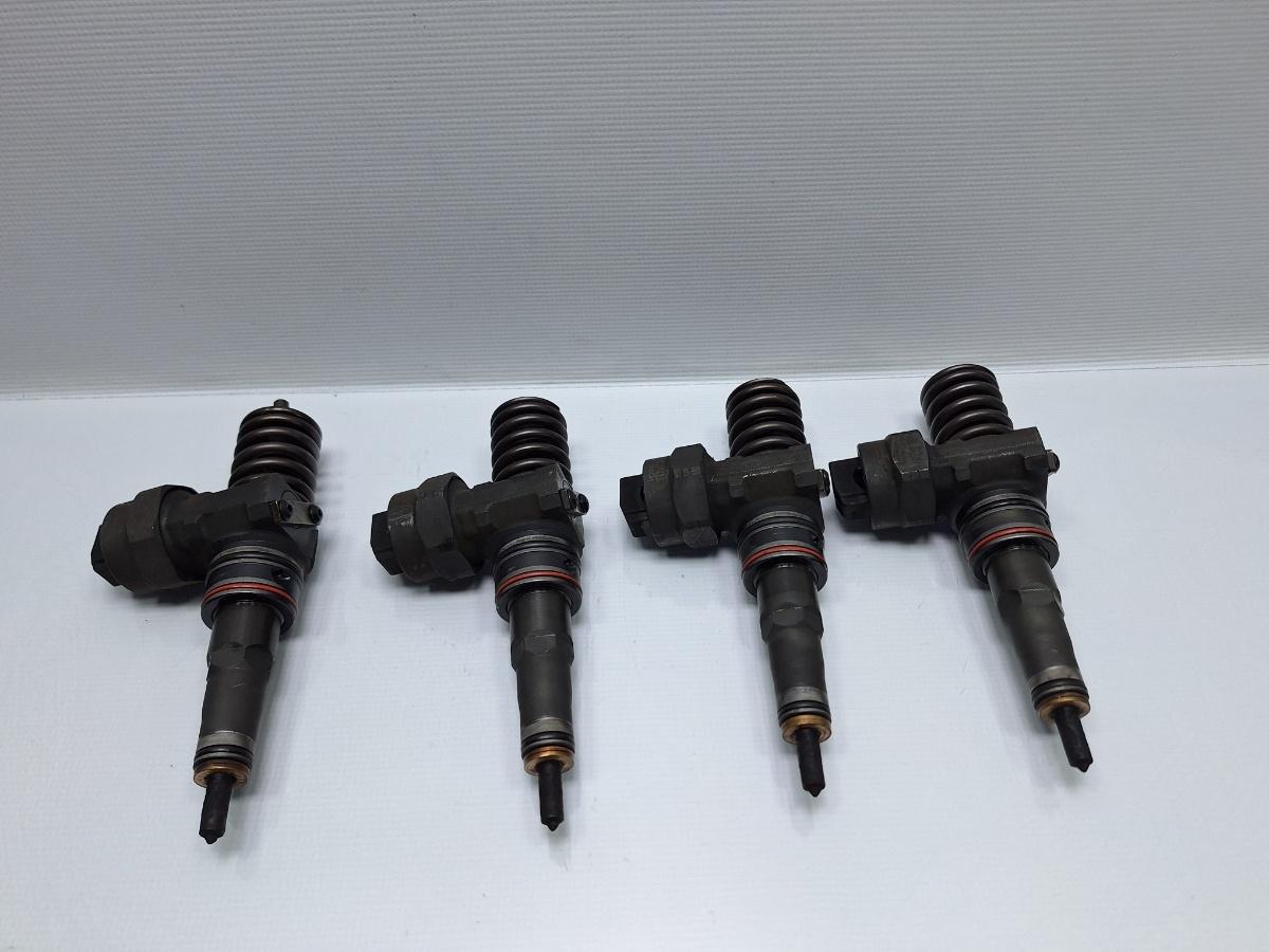 Injector VOLKSWAGEN PASSAT (3B3) [ 2000 - 2005 ] TDI (AVB) 74KW|101HP OEM 038130073J