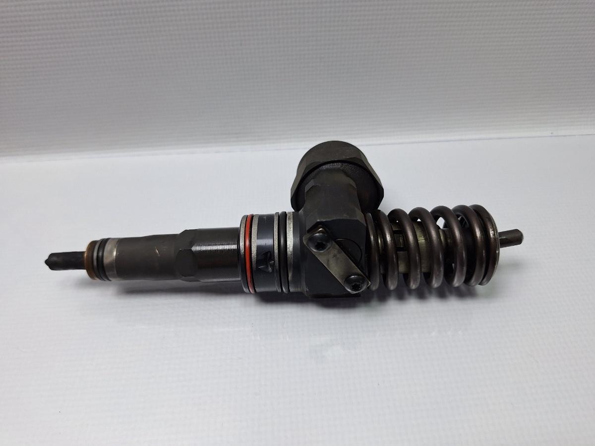 Injector VOLKSWAGEN PASSAT (3B3) [ 2000 - 2005 ] TDI (AVB) 74KW|101HP OEM 038130073J