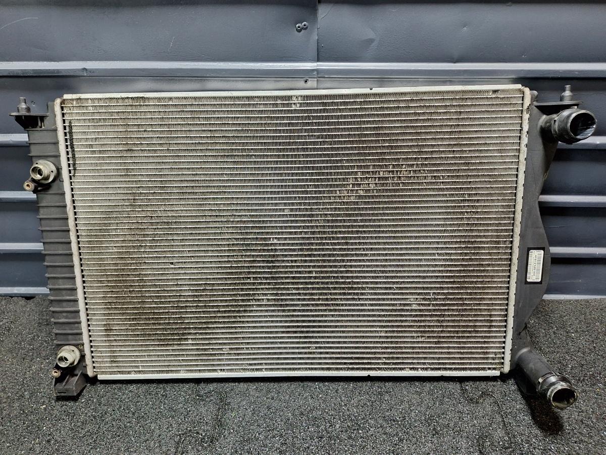 Radiator apa AUDI A6/S6 III Saloon (4F2, C6) [ 2004 - 2011 ] TDI (CAHA) 125KW|170HP OEM 4F0121251AE