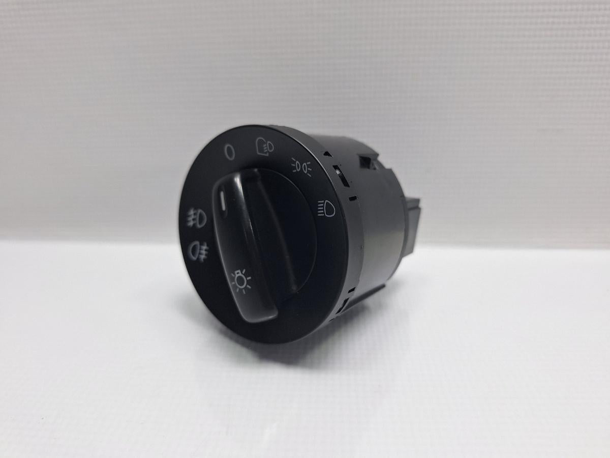 Bloc lumini VOLKSWAGEN PASSAT Variant (3C5) [ 2005 - 2011 ] TDI (BMP) 103KW|140HP OEM 1K0941431N
