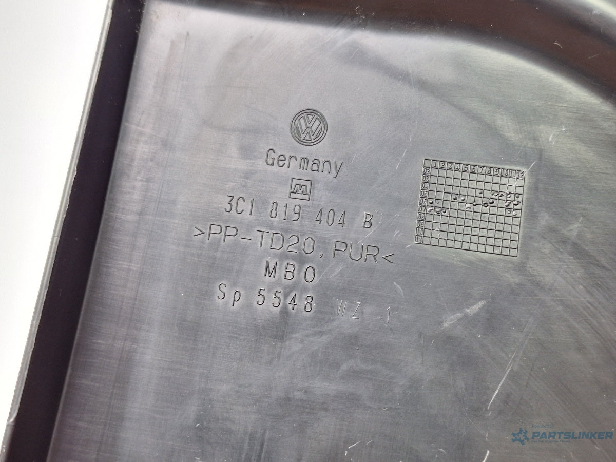 Grilă capotă dreapta VOLKSWAGEN PASSAT Variant (3C5) [ 2005 - 2011 ] TDI (BMP) 103KW|140HP  3C1819404B