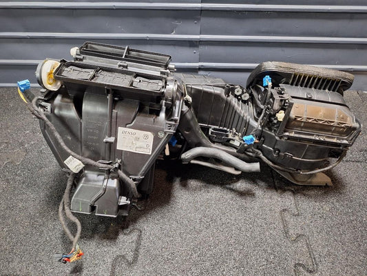 Carcasa aeroterma VOLKSWAGEN PASSAT Variant (3C5) [ 2005 - 2011 ] TDI (BMP) 103KW|140HP OEM 3C1820003BK