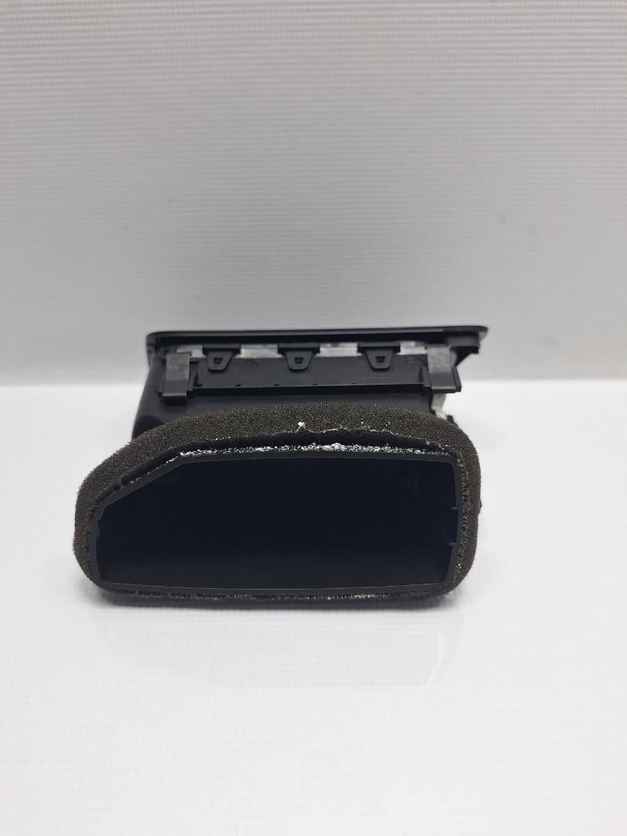 Grila ventilatie dreapta VOLKSWAGEN PASSAT Variant 3C5 2005 - 20112.0 TDI BMP 3C1819702E