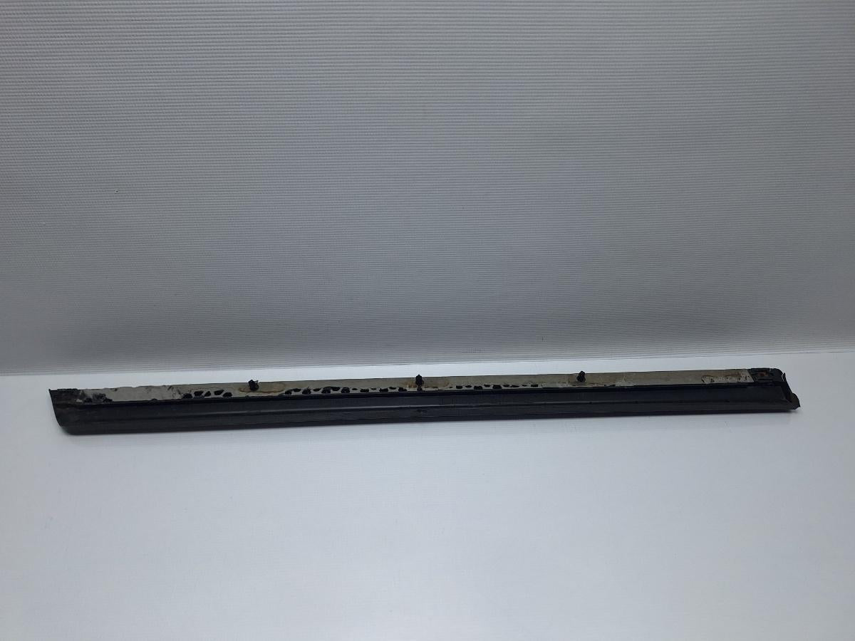 Bandou usa stanga spate VOLKSWAGEN PASSAT Variant 3C5 2005 - 2011, Estate TDI BMP  3C0854949A