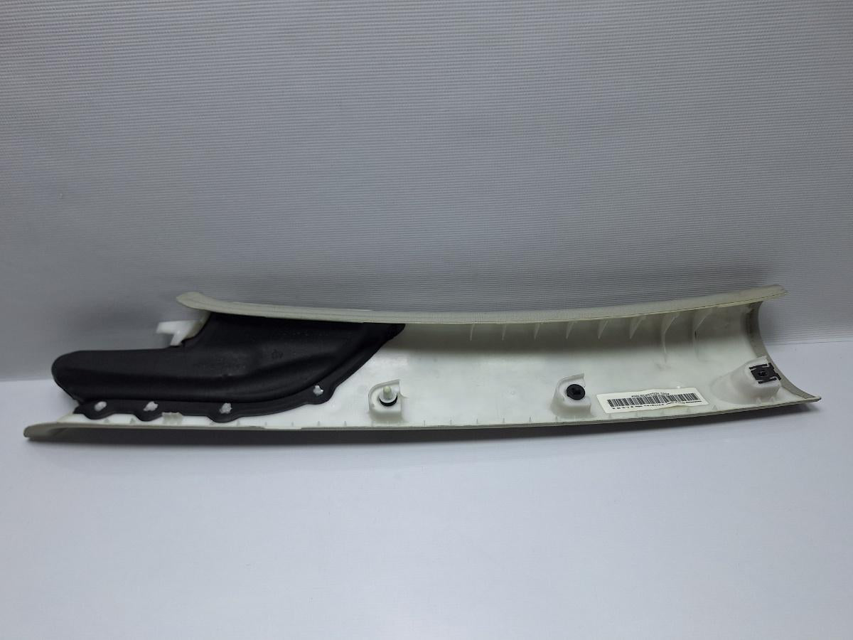 Ornament parbriz dreapta VOLKSWAGEN PASSAT Variant 3C5 2005 - 2011 TDI BMP  3C0867234G