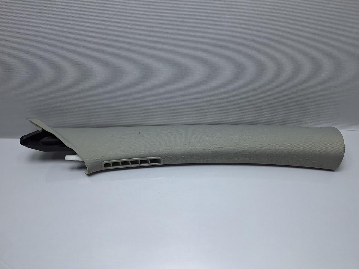 Ornament parbriz dreapta VOLKSWAGEN PASSAT Variant 3C5 2005 - 2011 TDI BMP  3C0867234G