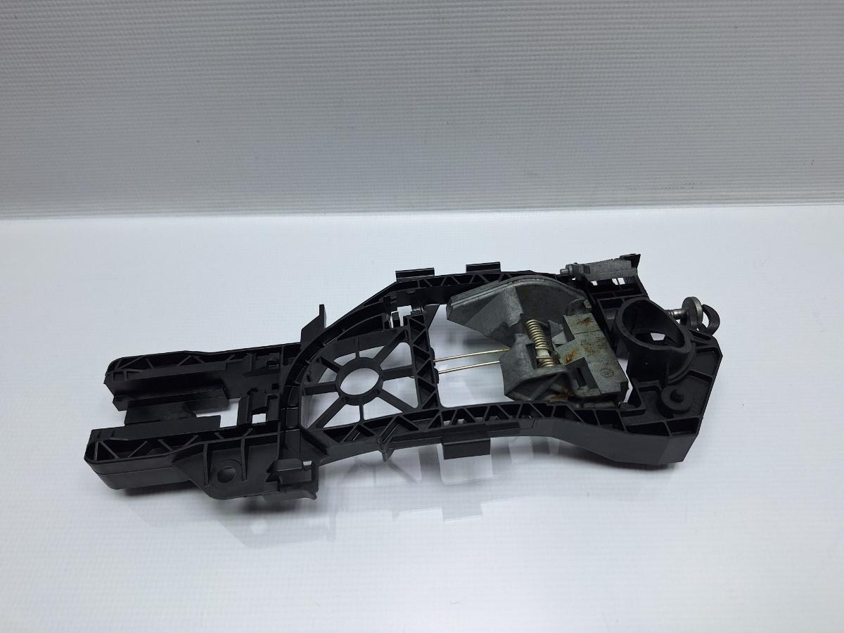 Maner/suport exterior usa de incarcare dreapta VOLKSWAGEN PASSAT Variant 3C5 2005 - 2011 TDI BMP 3C0837886J