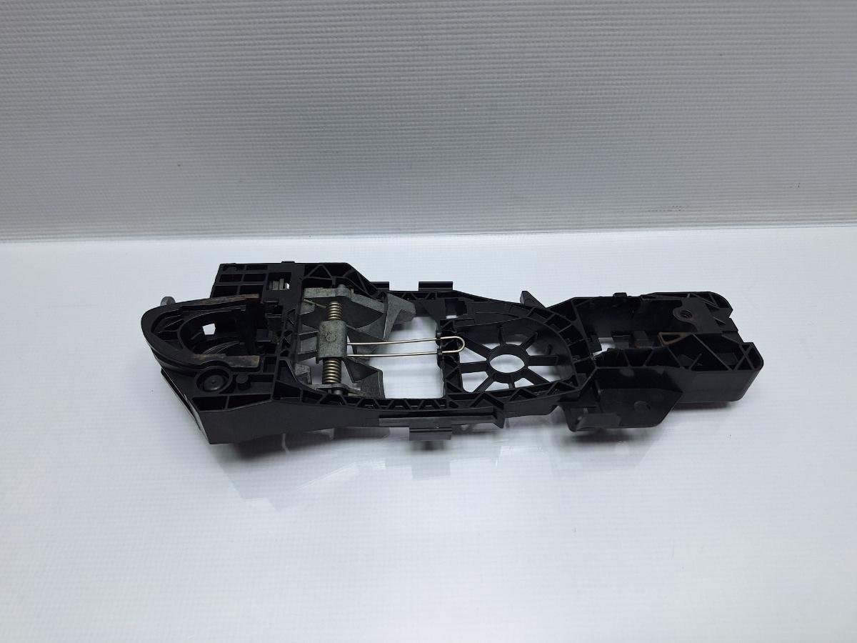 Maner/suport exterior usa de incarcare dreapta VOLKSWAGEN PASSAT Variant 3C5 2005 - 2011 TDI BMP 3C0837886J