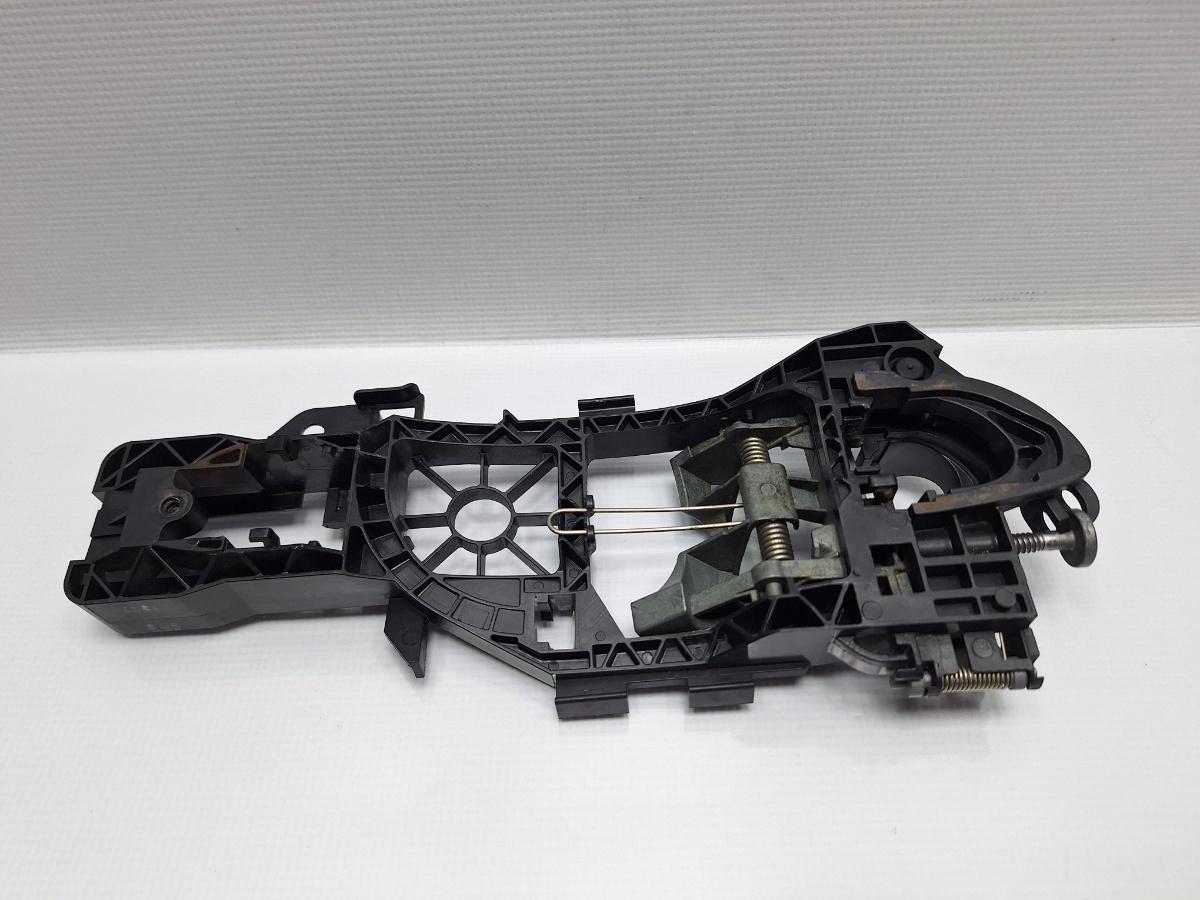 Maner/suport exterior usa de incarcare dreapta VOLKSWAGEN PASSAT Variant 3C5 2005 - 2011 TDI BMP 3C0837886J